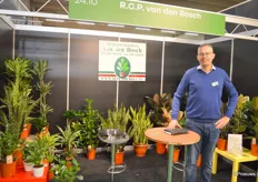 Ron van den Bosch is sinds jaar en dag een trouwe leverancier van een assortiment tropische groene kamerplanten. Vanaf dit jaar worden deze in de verkoop begeleid van een label waarop behalve het keurmerk Floriebiezz ook het eigen merk Beautiful Green vermeld staat.